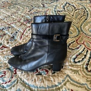 Bandolino Black Leather Heeled Boots